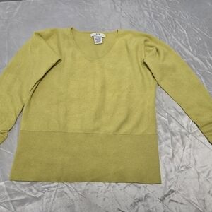 Magaschoni V-Neck Sweater in Soft Yellow